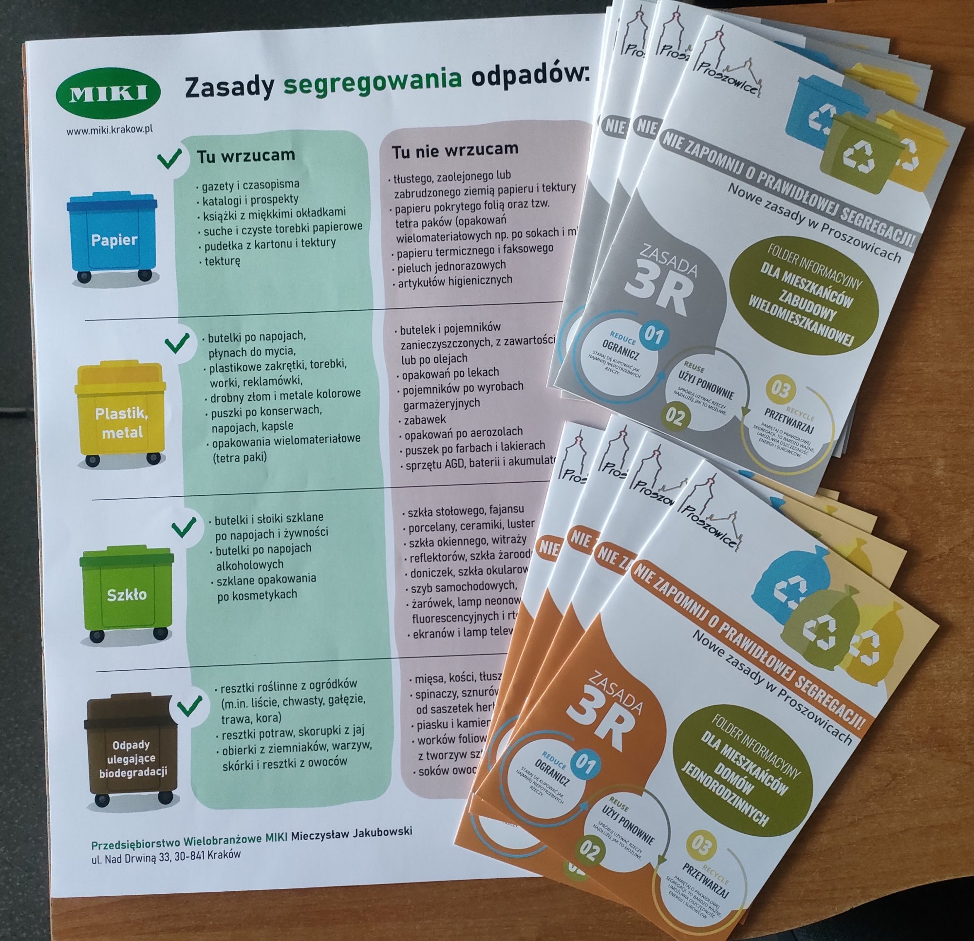 Materiały edukacyjne dotyczące segregacji odpadów.
